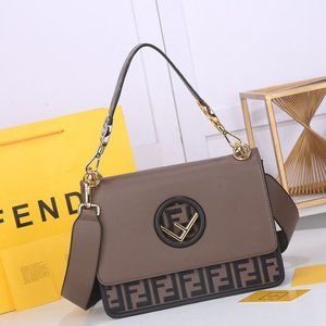 FD Multi Pochette Monogram Tas